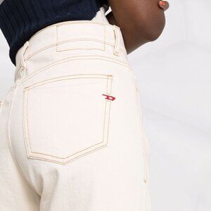 New w/o tags Diesel Boyfriend jeans size 26